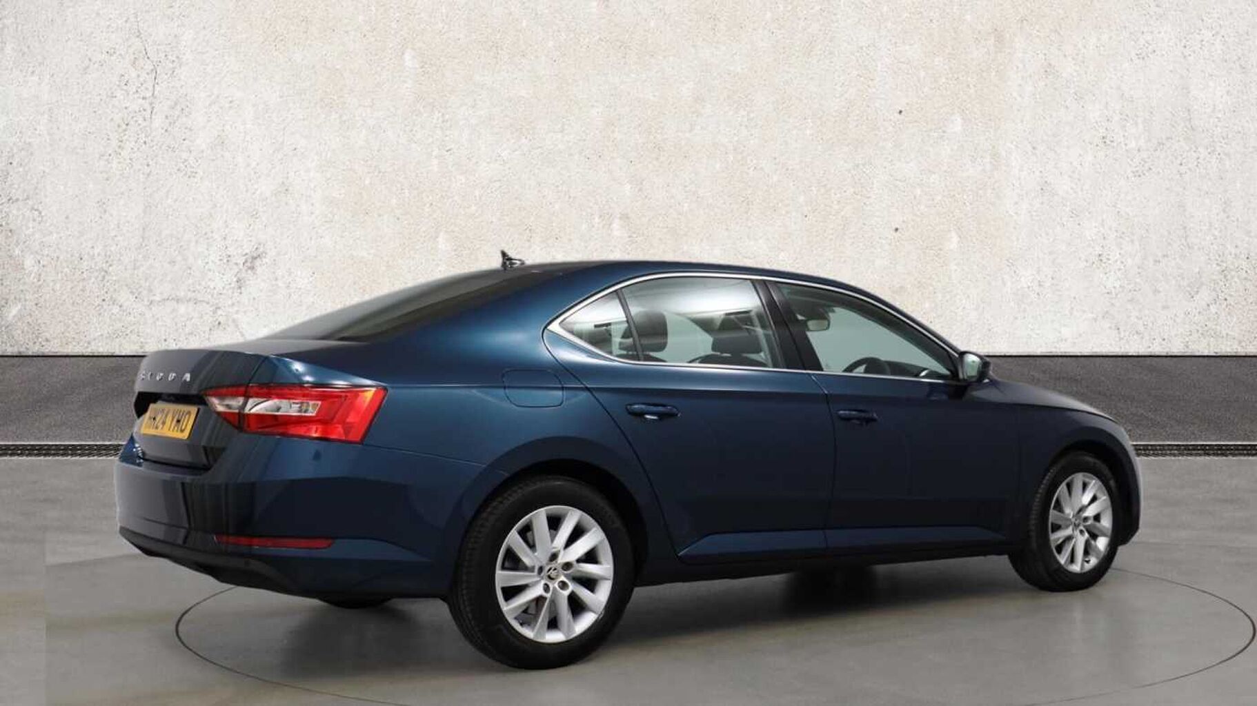 SKODA Superb 2.0 TDI SCR (150ps) SE DSG Hatchback