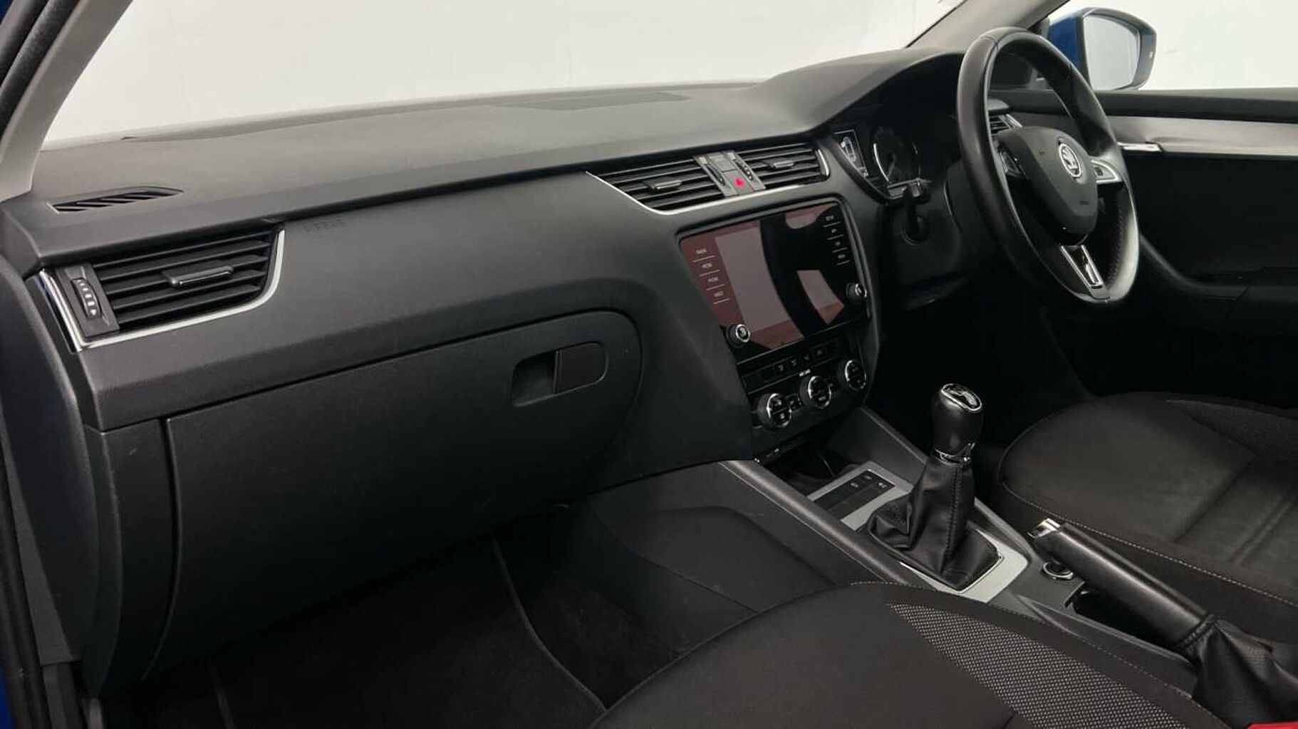 SKODA Octavia Estate (2017) 1.4 TSI (150PS) SE