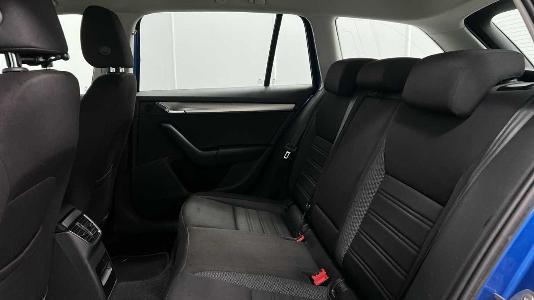 SKODA Octavia Estate (2017) 1.4 TSI (150PS) SE