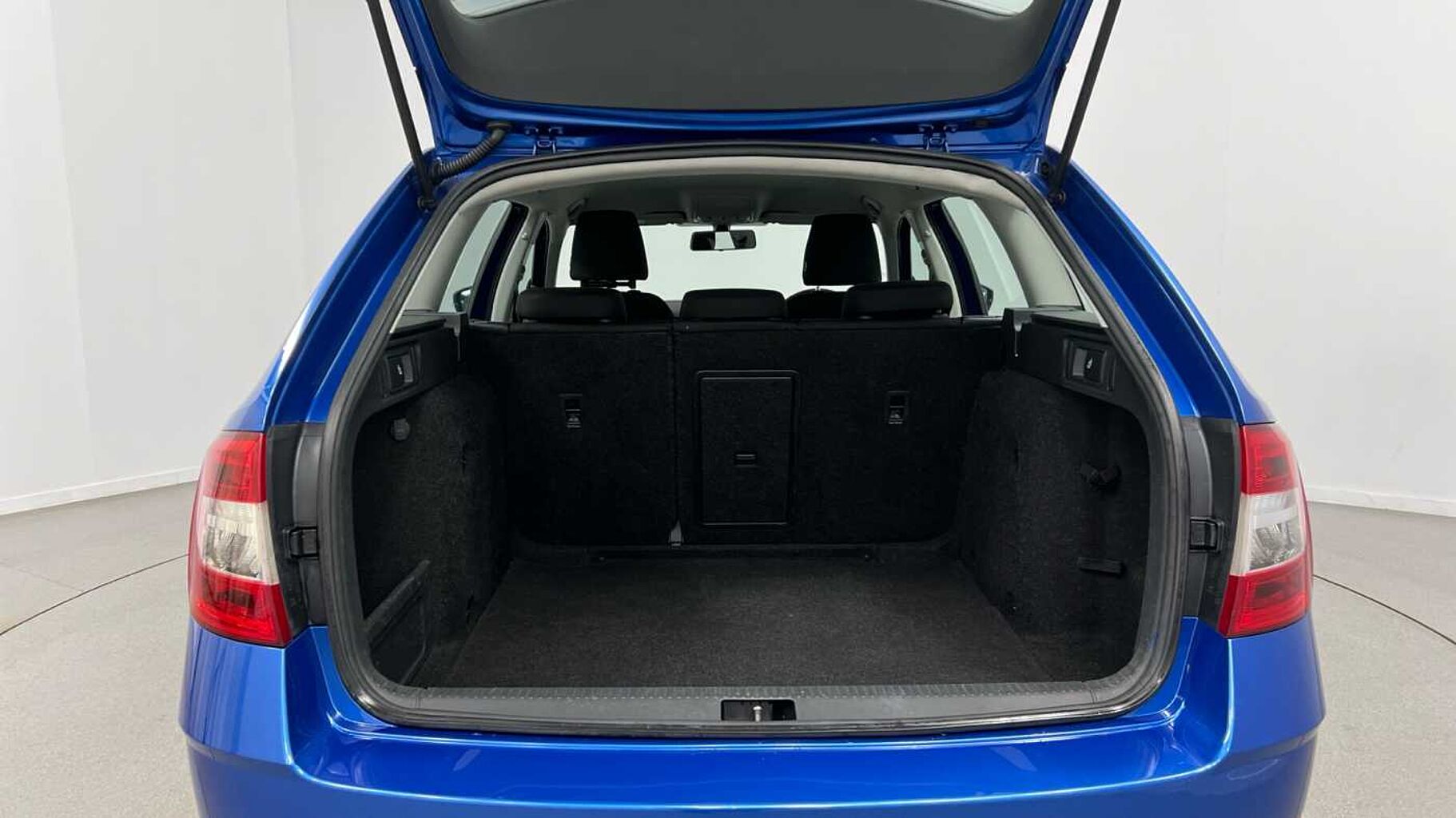 SKODA Octavia Estate (2017) 1.4 TSI (150PS) SE