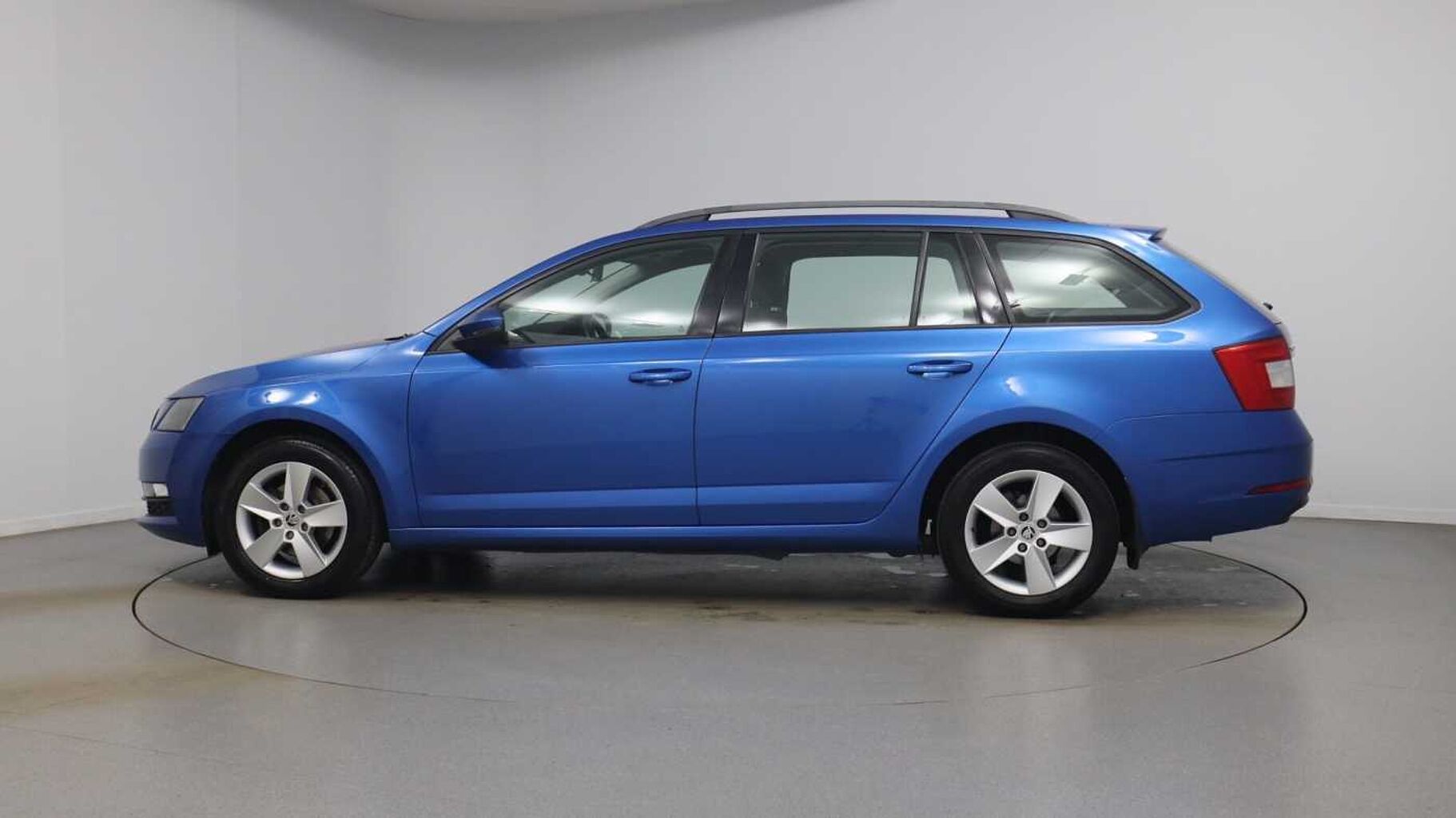SKODA Octavia Estate (2017) 1.4 TSI (150PS) SE