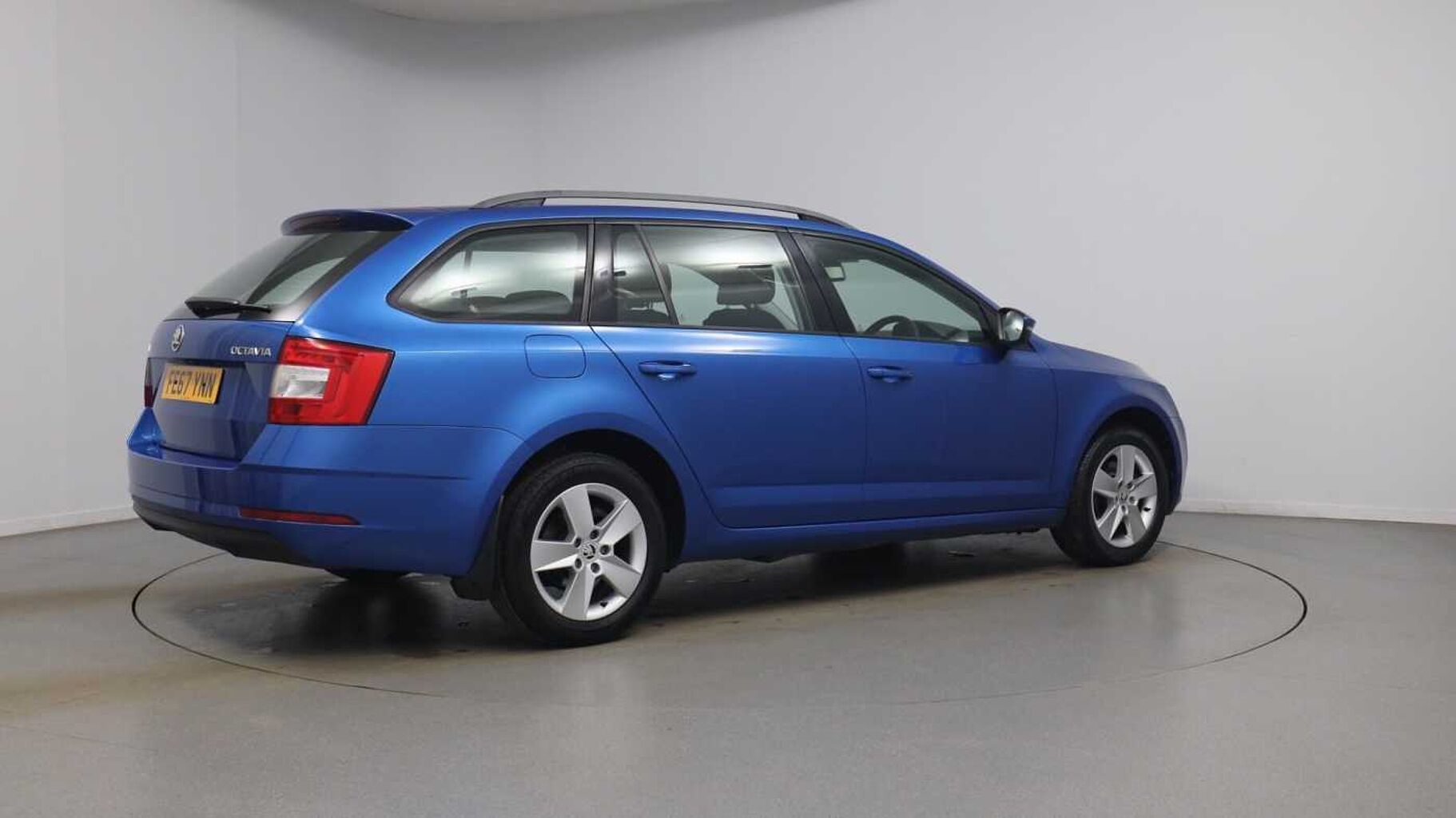 SKODA Octavia Estate (2017) 1.4 TSI (150PS) SE
